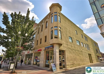 822 W Hamilton Street - Photo 1