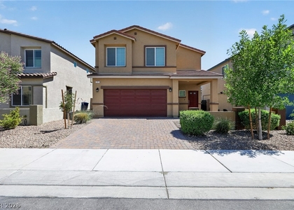 371 Scarlet Pine Court - Photo 1