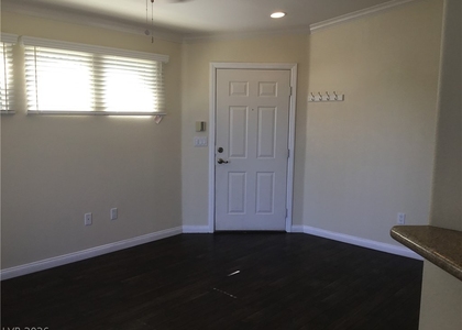 4400 S Jones Boulevard - Photo 1