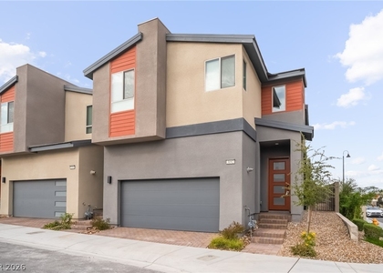 3192 Vittoria Avenue - Photo 1