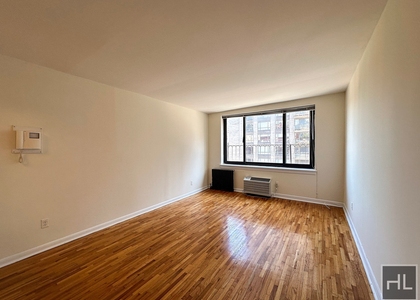 York Avenue - Photo 1
