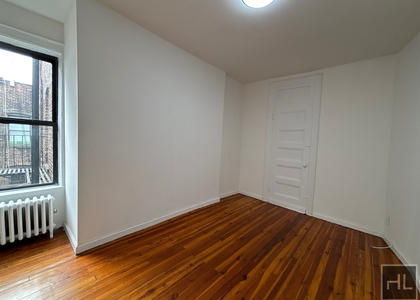 York Avenue - Photo 1