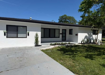 160 Se 15th Avenue - Photo 1