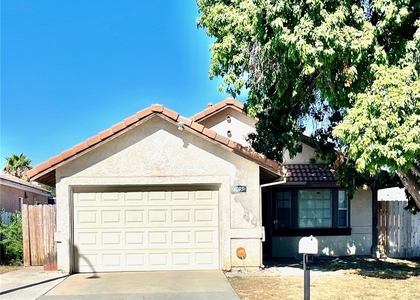 1005 Lilac Street - Photo 1