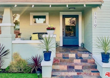 1319 12th Avenue - Photo 1