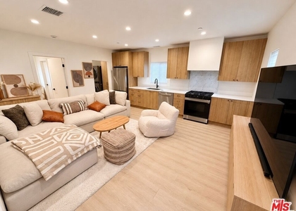 2707 Benedict Street - Photo 1