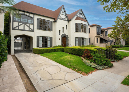 407 N Orange Drive - Photo 1
