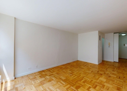 East 49th Street - Photo 1