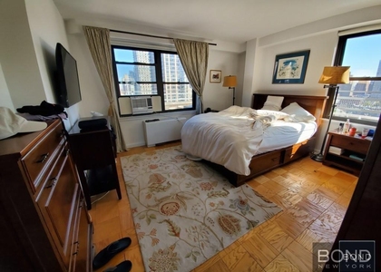 East 82nd Street - Photo 1