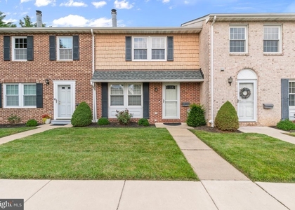 322 Harlan Square - Photo 1
