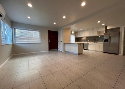 8922 Trone Cir - Photo 1