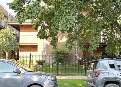 4537 N Dover Street - Photo 1