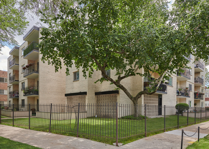 7074 N Ridge Boulevard - Photo 1