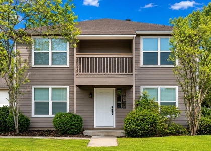 256 E Pecan Lane - Photo 1