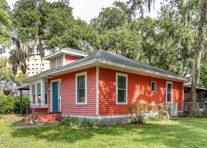 1211 Houston Street - Photo 1