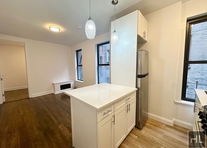 York Avenue - Photo 1