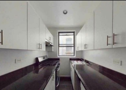 East 91 Street - Photo 1