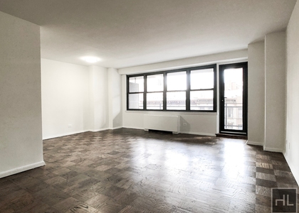 E 82 St - Photo 1