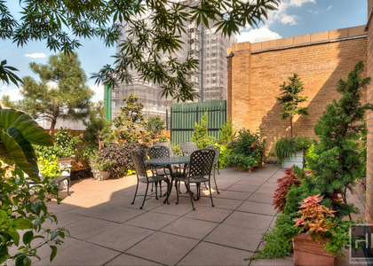 East 68 Street - Photo 1