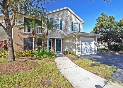 7428 Vista Way - Photo 1