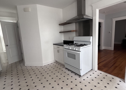 86 Hinman Street - Photo 1