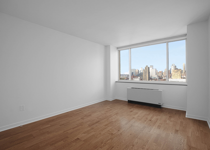 West 42nd Street - Photo 1