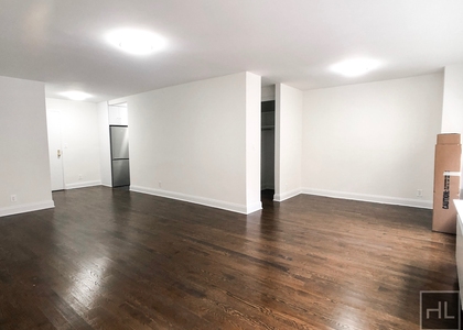East 56 Street - Photo 1