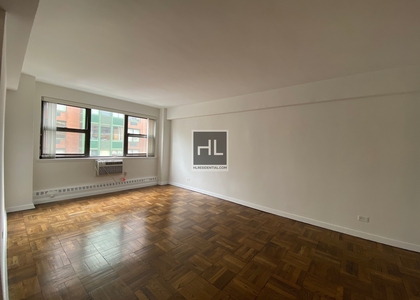 East 69 Street - Photo 1
