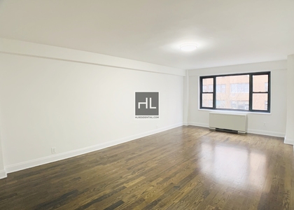 East 56 Street - Photo 1