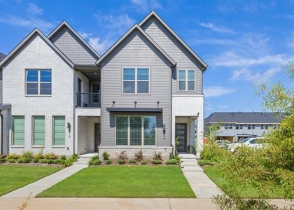 2532 Campden Mews - Photo 1