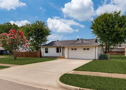 202 W Cherry Street - Photo 1