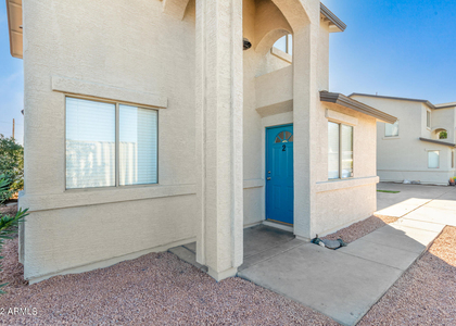 1026 E Fairmount Avenue - Photo 1