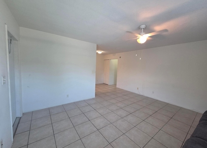 701 Se 15th Street - Photo 1