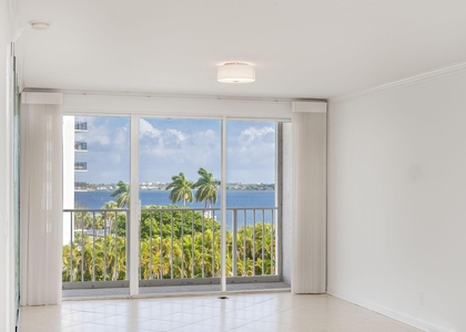 3901 S Flagler Drive - Photo 1