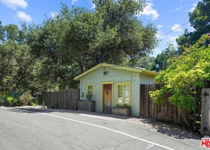 21652 Encina Road - Photo 1