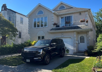 646 E Beech Street - Photo 1
