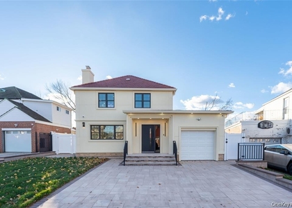 7662 174th Street - Photo 1