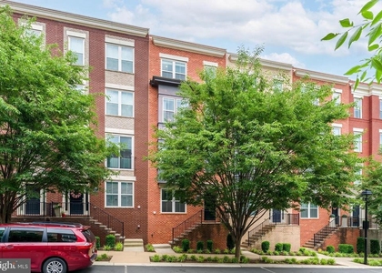11692 Sunrise Square Place - Photo 1