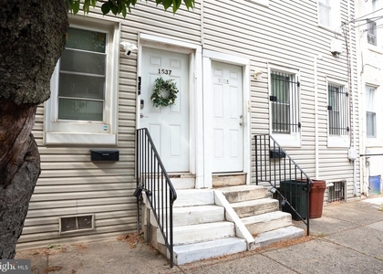 1537 W Stiles Street - Photo 1