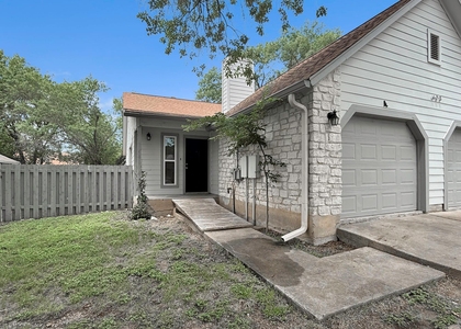 403 Fantail Loop - Photo 1