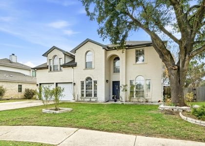 1410 Ne Katie Lynch Dr - Photo 1