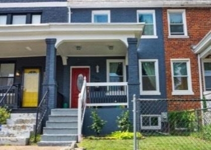 1260 Penn Street Ne - Photo 1