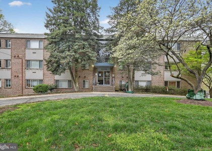 4570 Macarthur Boulevard Nw - Photo 1