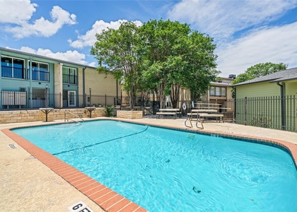 2124 Burton Dr - Photo 1