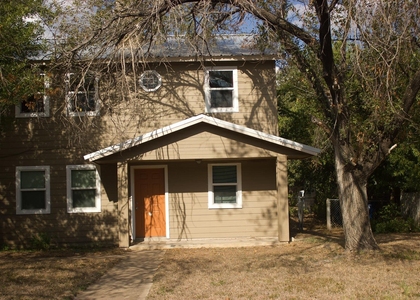 2100 E Stassney Ln - Photo 1