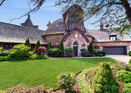 570 Hathaway Circle - Photo 1