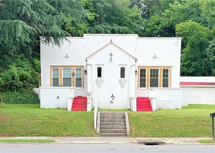 403 E Elm Street - Photo 1