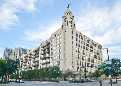 758 N Larrabee Street - Photo 1