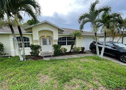 2712 Sw 2nd Avenue - Photo 1
