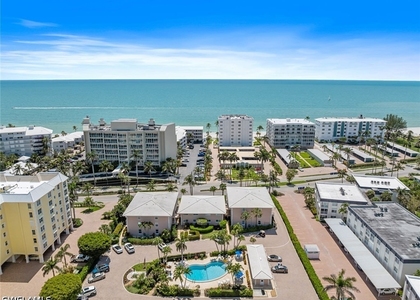1910 Gulf Shore Boulevard N - Photo 1